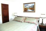 Mammoth Lakes Rental Sunrise 46 - Master Bedroom has a walk-in closet